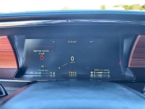 Used 2018 Lincoln Navigator Select image 25