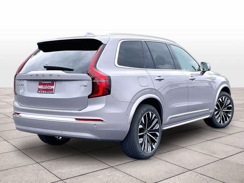 New 2026 Volvo XC90 T8 Plus w/ Protection Package AWD/4WD image 4