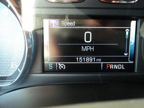 Used 2018 Chevrolet Suburban LT image 9