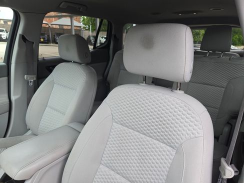 Used 2017 GMC Acadia SLE w/ Driver Alert Package I FWD image 9
