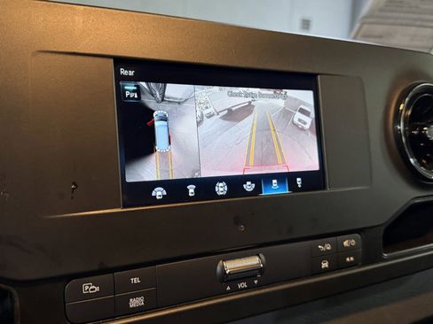 Used 2023 Mercedes-Benz Sprinter 2500 image 26