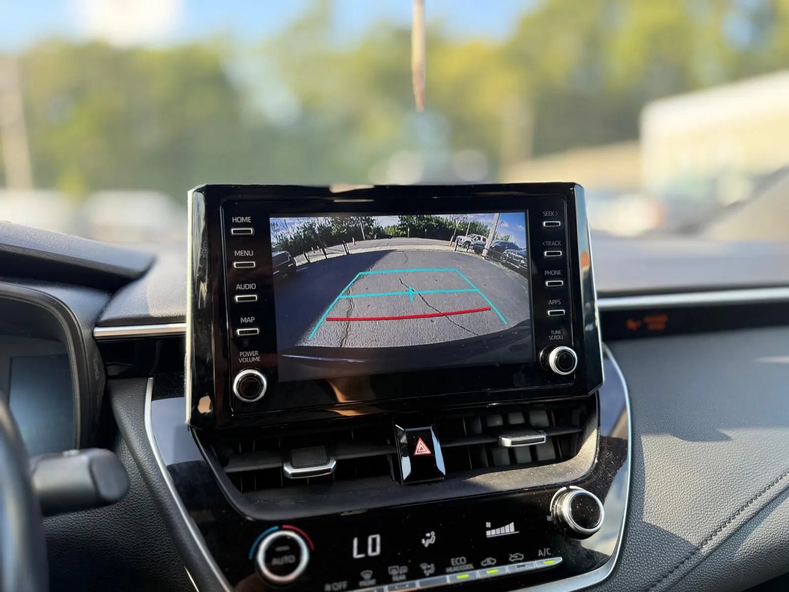 Used 2020 Toyota Corolla SE FWD image 19