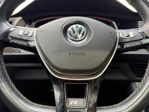Used 2019 Volkswagen Jetta R-Line FWD image 17