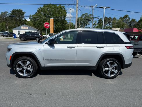 Used 2023 Jeep Grand Cherokee 4WD 4xe image 5