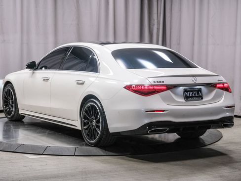 Used 2022 Mercedes-Benz S 580 4MATIC Sedan image 2
