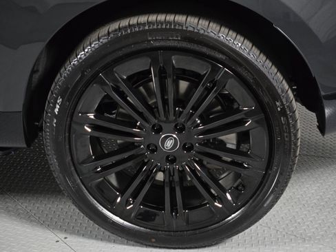 New 2025 Land Rover Range Rover SE image 10