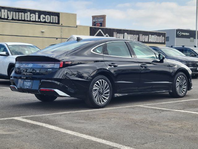 Used 2024 Hyundai Sonata Limited FWD image 4