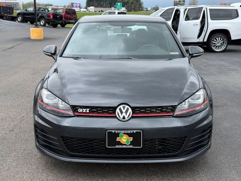 Used 2015 Volkswagen GTI SE FWD image 3