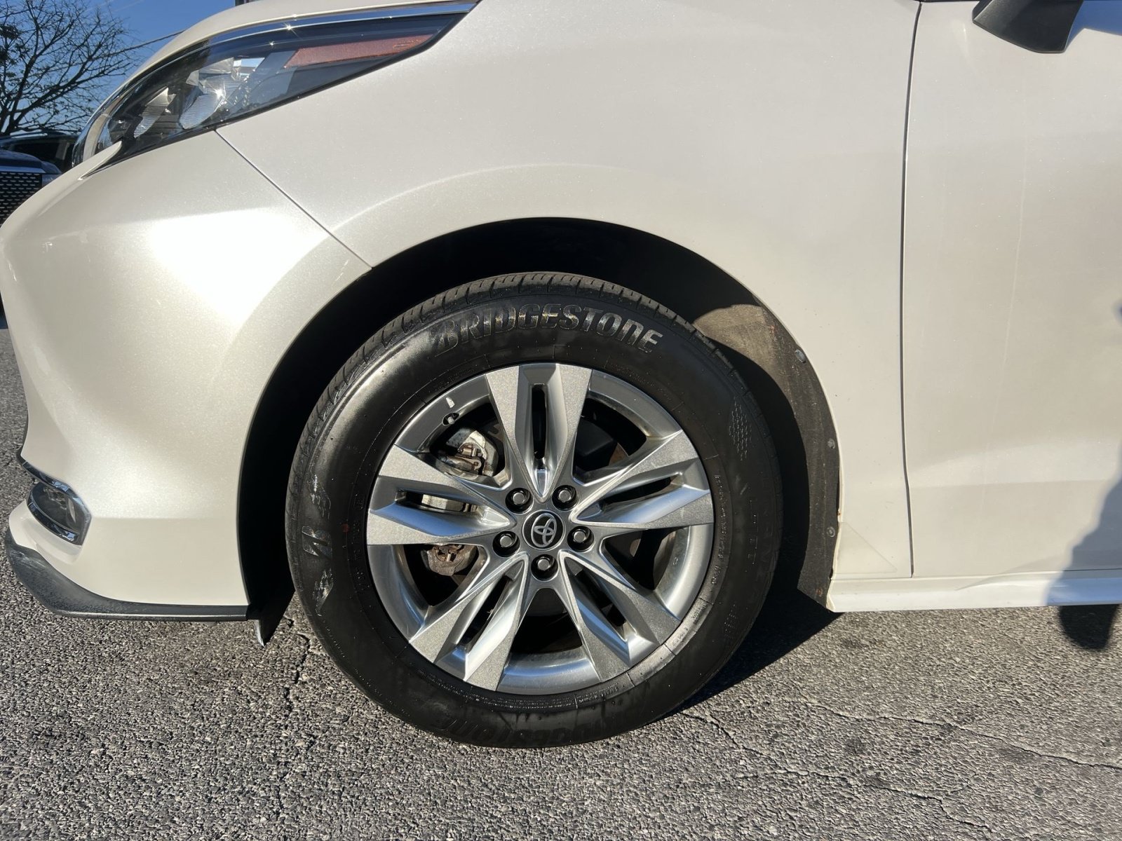 Used 2024 Toyota Sienna XLE w/ XLE Plus Package AWD/4WD image 12