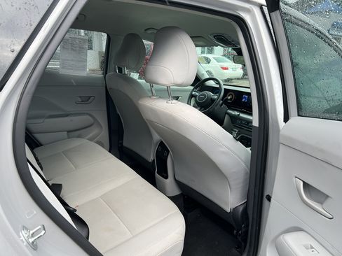 Used 2024 Hyundai Kona SEL FWD image 11
