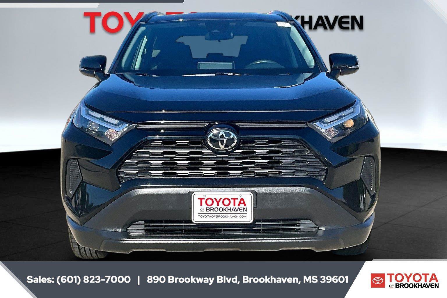 Used 2024 Toyota RAV4 XLE FWD image 3