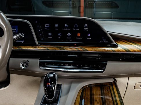 Used 2022 Cadillac Escalade Sport Platinum AWD/4WD image 20