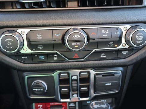 Used 2025 Jeep Wrangler Unlimited Sport S 4xe AWD/4WD image 21