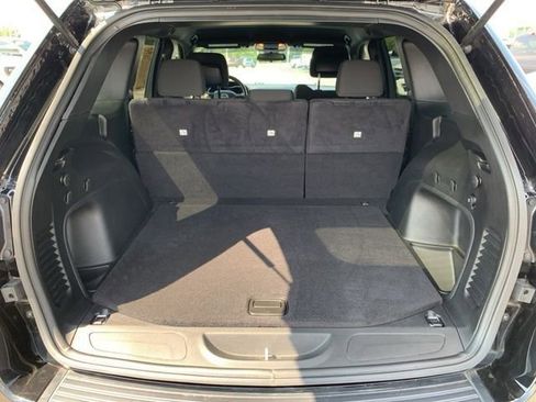 Used 2021 Jeep Grand Cherokee Laredo image 27