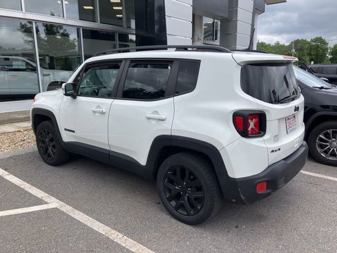 Used 2018 Jeep Renegade Altitude AWD/4WD image 6