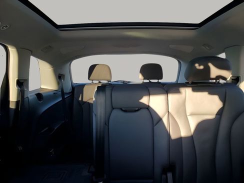 Used 2024 Audi Q7 3.0T Premium Plus image 43