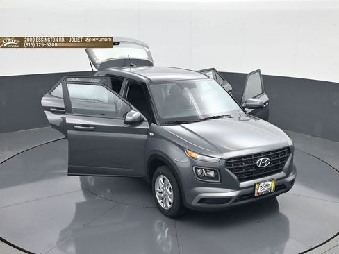 New 2026 Hyundai Venue SE FWD image 29