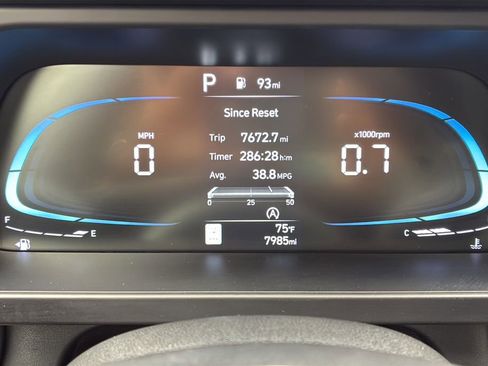 Certified 2025 Hyundai Elantra SE FWD image 24