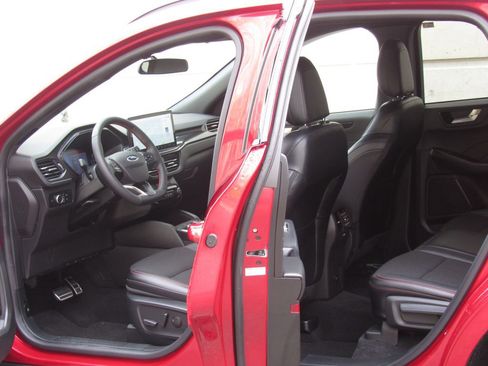 Used 2024 Ford Escape ST-Line w/ Tech Pack #1 AWD/4WD image 14