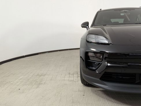 New 2026 Porsche Macan 4S Electric AWD/4WD image 12