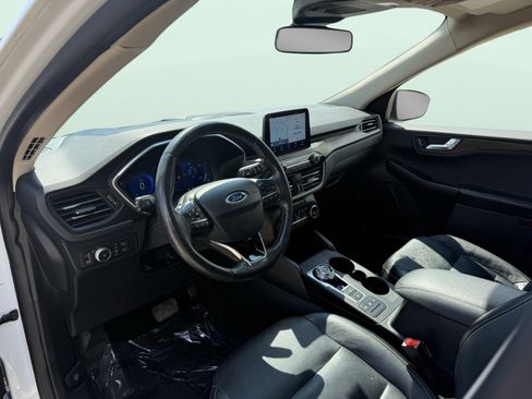 Used 2020 Ford Escape Titanium image 30