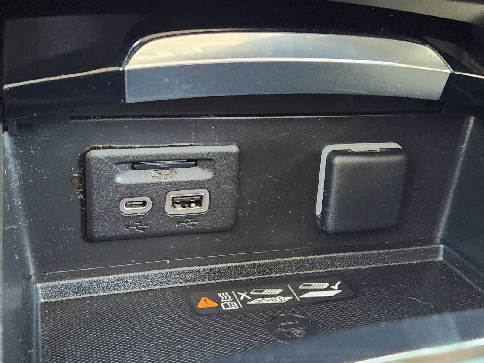 Used 2023 Buick Envision Avenir FWD image 21