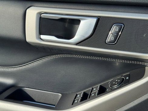 Used 2022 Ford Explorer XLT w/ Equipment Group 202A image 26