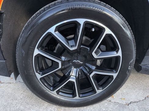 Used 2022 Chevrolet Tahoe RST w/ Luxury Package image 40