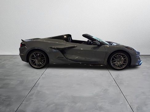 Used 2025 Chevrolet Corvette Z06 image 6
