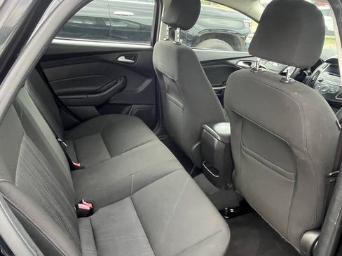 Used 2015 Ford Focus SE FWD image 9