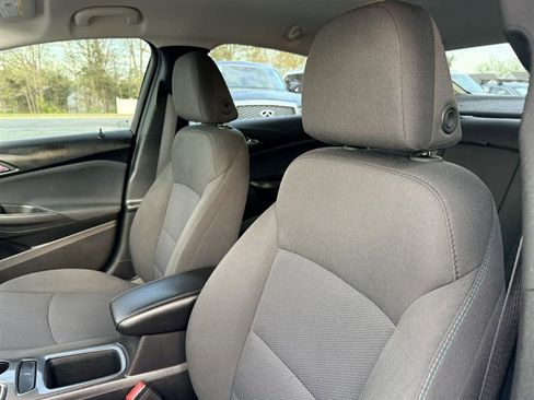 Used 2017 Chevrolet Cruze LT w/ Convenience Package FWD image 25