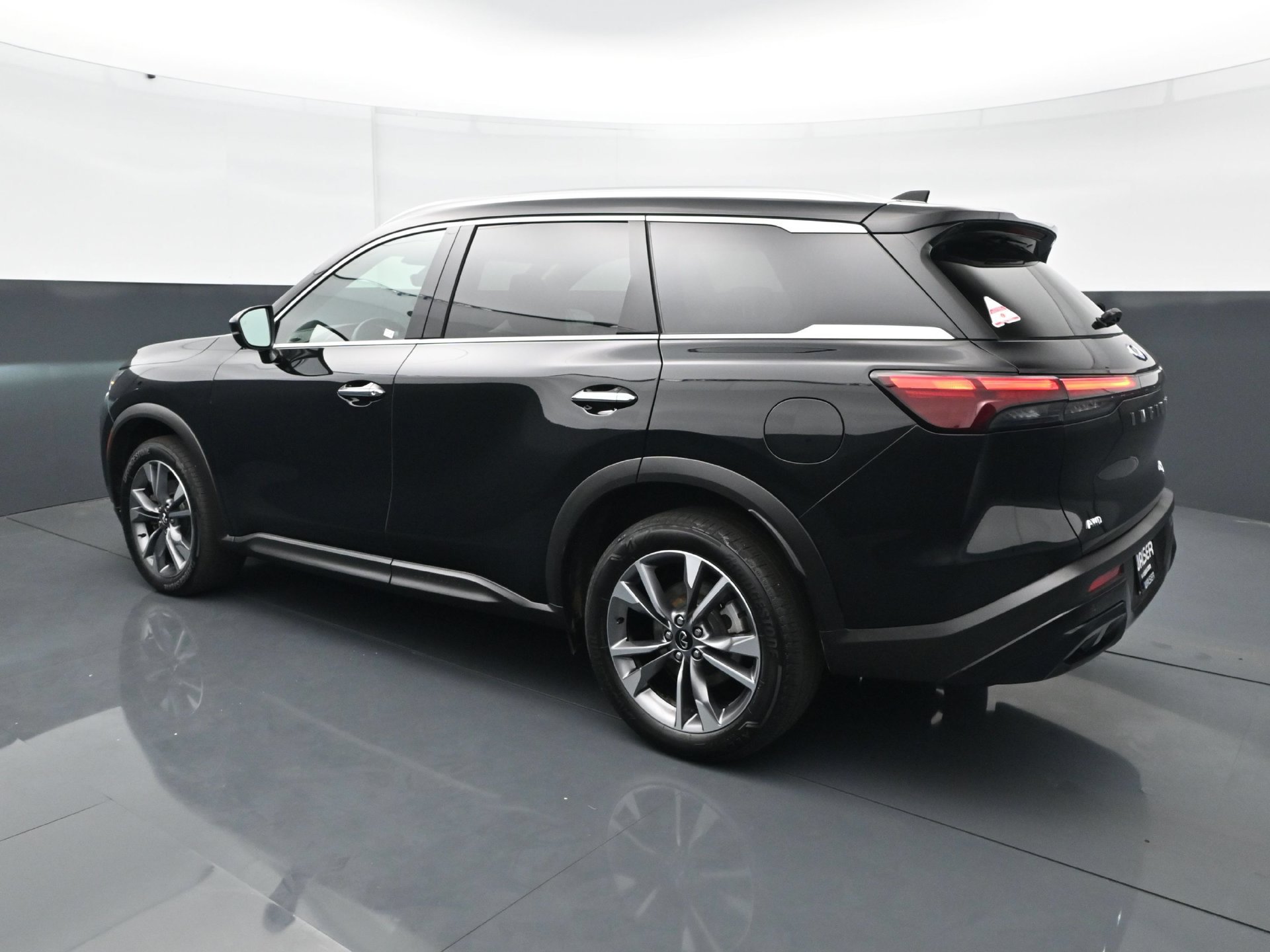 Used 2024 INFINITI QX60 Luxe AWD/4WD image 3