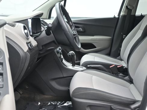 Used 2016 Chevrolet Trax LT FWD image 11