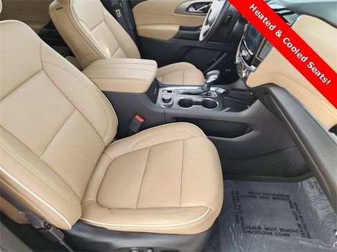 Used 2023 Chevrolet Traverse Premier image 15