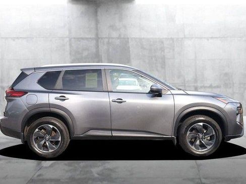 Certified 2024 Nissan Rogue SV w/ SV Premium Package AWD/4WD image 5