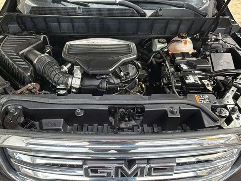 Used 2019 GMC Acadia SLT w/ LPO, Floor Liner Package FWD image 24
