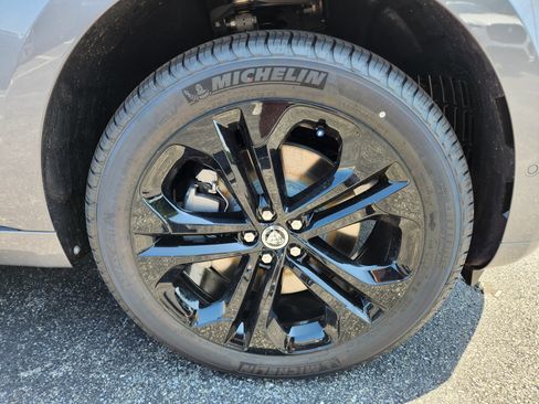 New 2026 Jaguar F-PACE R-Dynamic S image 5