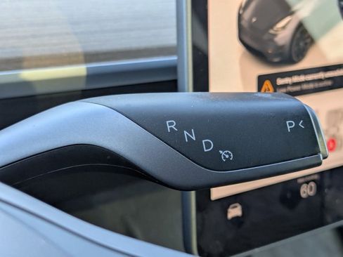 Used 2023 Tesla Model Y Long Range AWD/4WD image 11