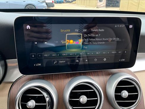 Used 2022 Mercedes-Benz GLC 300 image 31