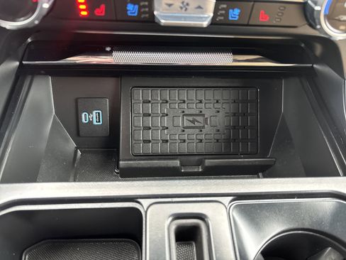 Used 2023 Ford F150 Lariat w/ Trailer Tow Package image 31