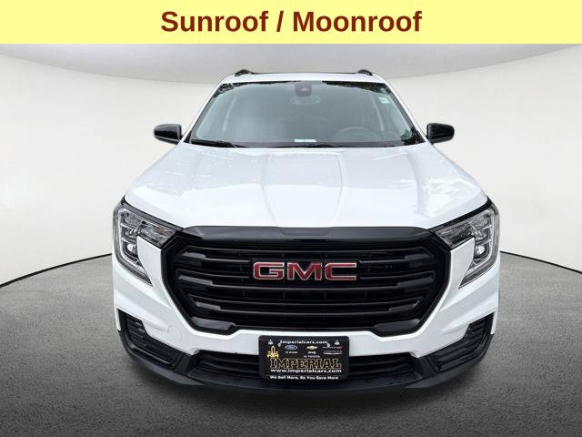 Used 2023 GMC Terrain SLE w/ Driver Convenience Package AWD/4WD image 4