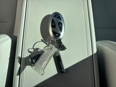 Used 2025 Hyundai Santa Fe SEL image 23