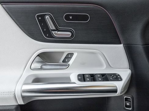 Used 2021 Mercedes-Benz GLA 250 image 12