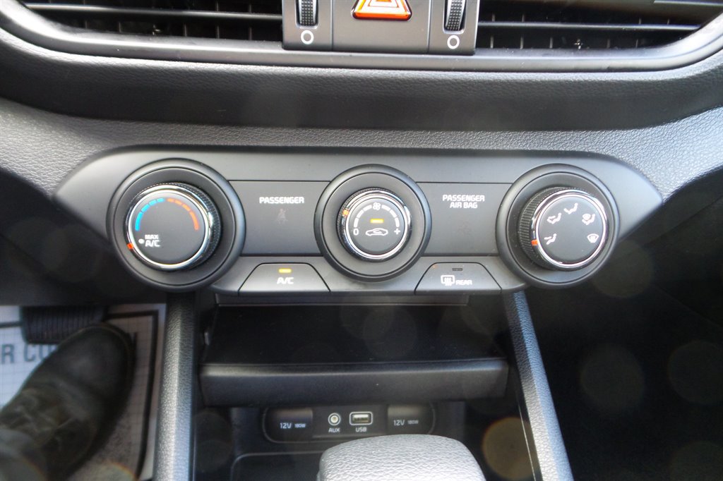 Used 2020 Kia Forte LXS FWD image 29