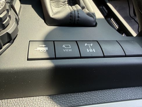 Used 2025 Toyota 4Runner TRD Off-Road Premium w/ Tow Technology Package AWD/4WD image 46