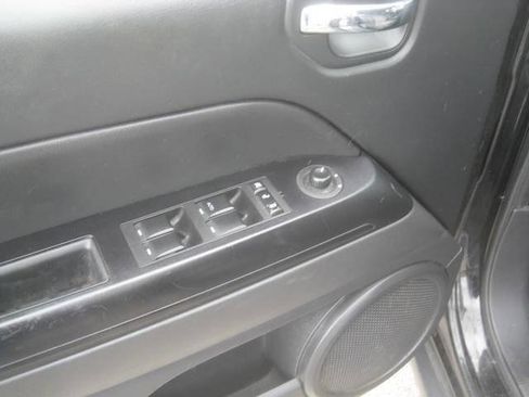 Used 2016 Jeep Compass Sport w/ Power Value Group image 16