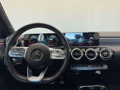 Used 2022 Mercedes-Benz A 220 image 3