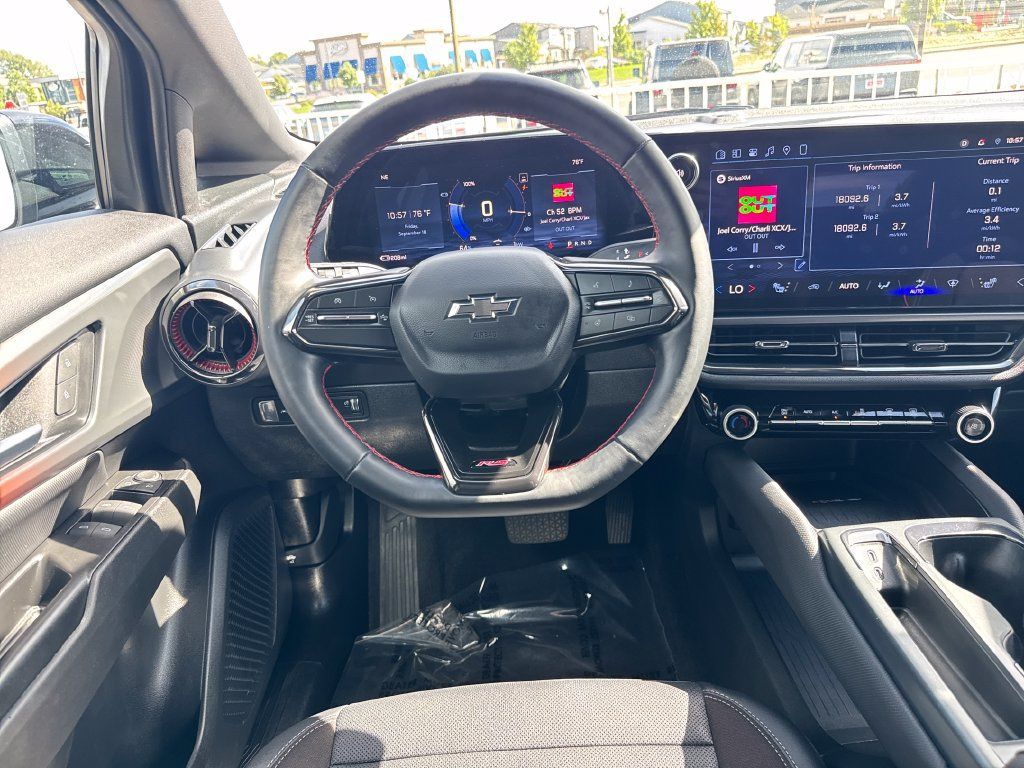 Used 2025 Chevrolet Equinox EV RS w/ LPO, Trailering Package AWD/4WD image 13