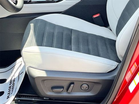 New 2025 Mitsubishi Outlander SE image 20