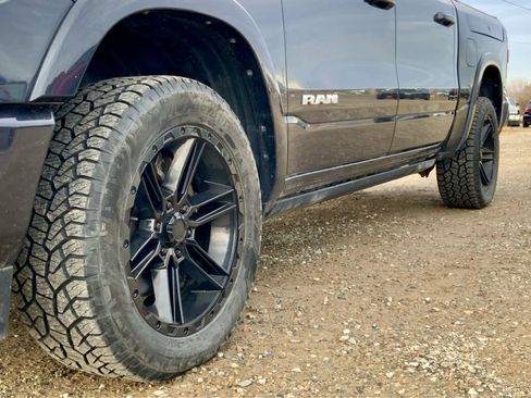 Used 2019 RAM 1500 Laramie image 16